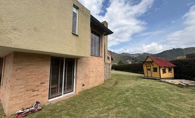 En venta hermosa casa en Macadamia, La Calera