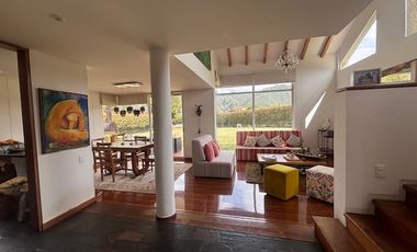 En venta hermosa casa en Macadamia, La Calera