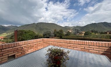 En venta hermosa casa en Macadamia, La Calera