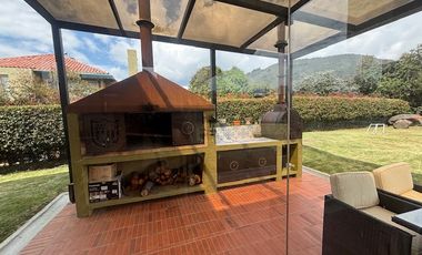 En venta hermosa casa en Macadamia, La Calera