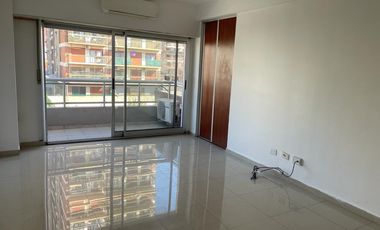 Excelente dpto de 2 ambientes con balcón y cochera