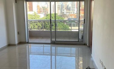 Excelente dpto de 2 ambientes con balcón y cochera