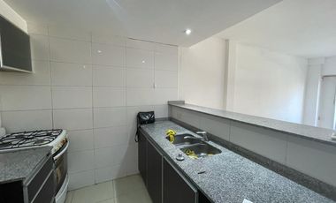 Excelente dpto de 2 ambientes con balcón y cochera