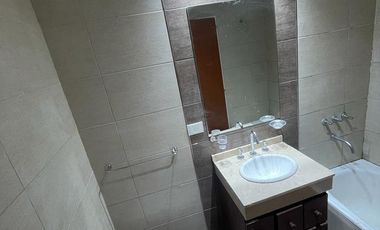 Excelente dpto de 2 ambientes con balcón y cochera