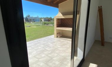 Casa en venta - 3 Dormitorios 1 Baño - 1.239Mts2 - San Miguel del Monte