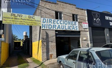 Local en  Ruta 8