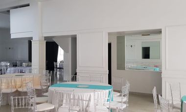 Edificio Comercial en estrategica ubicacion de Lomas de Zamora /  Temperley