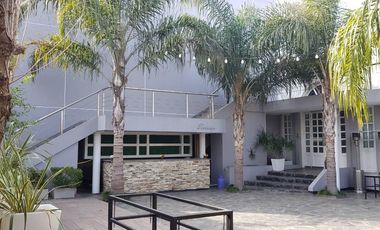 Edificio Comercial en estrategica ubicacion de Lomas de Zamora /  Temperley