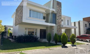 Casa - Rivadavia