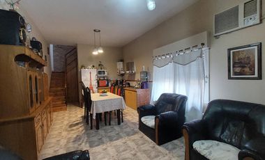 2 Casas en Monte Chingolo venta