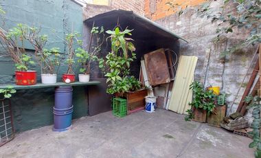 2 Casas en Monte Chingolo venta