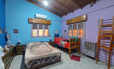 2 Casas en Monte Chingolo venta
