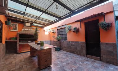 2 Casas en Monte Chingolo venta