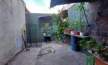 2 Casas en Monte Chingolo venta