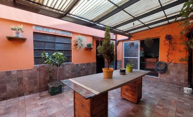 2 Casas en Monte Chingolo venta