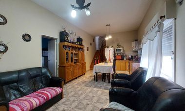 2 Casas en Monte Chingolo venta