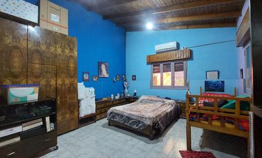2 Casas en Monte Chingolo venta