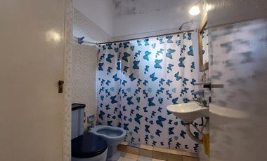 2 Casas en Monte Chingolo venta