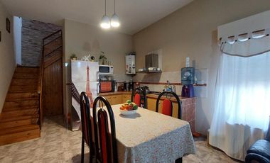 2 Casas en Monte Chingolo venta