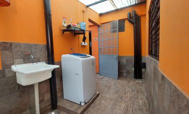 2 Casas en Monte Chingolo venta