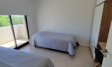 Casa Estilo contemporaneo en2 Plantas,  Puertos del Lago Escobar - Pileta con cascada