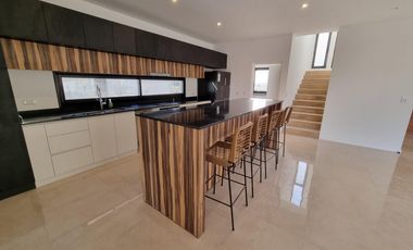 Casa Estilo contemporaneo en2 Plantas,  Puertos del Lago Escobar - Pileta con cascada