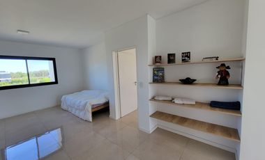 Casa Estilo contemporaneo en2 Plantas,  Puertos del Lago Escobar - Pileta con cascada