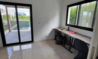 Casa Estilo contemporaneo en2 Plantas,  Puertos del Lago Escobar - Pileta con cascada