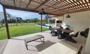 Casa Estilo contemporaneo en2 Plantas,  Puertos del Lago Escobar - Pileta con cascada