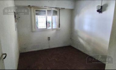CHALET A METROS DE HIPOLITO YRIGOYEN