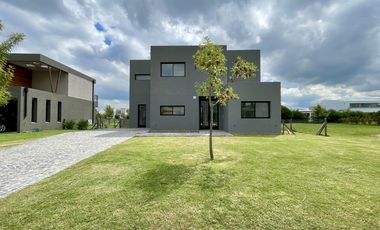 Casa en Venta en Puertos del Lago Barrio Ceibos A Estrenar