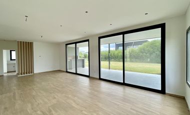 Casa en Venta en Puertos del Lago Barrio Ceibos A Estrenar