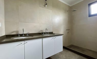 Casa en Venta en Puertos del Lago Barrio Ceibos A Estrenar
