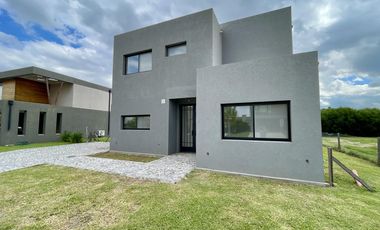 Casa en Venta en Puertos del Lago Barrio Ceibos A Estrenar