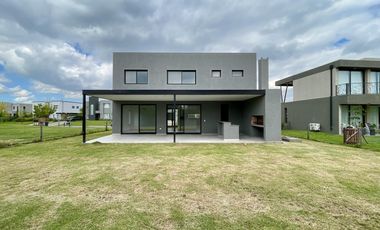 Casa en Venta en Puertos del Lago Barrio Ceibos A Estrenar