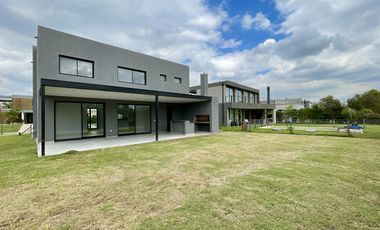 Casa en Venta en Puertos del Lago Barrio Ceibos A Estrenar