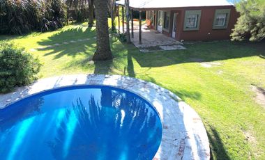 Quinta modena , quincho de grandes dimensiones y pileta. A mts de nueva circunvalación VENADO TUERTO.
