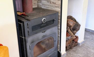 Quinta modena , quincho de grandes dimensiones y pileta. A mts de nueva circunvalación VENADO TUERTO.