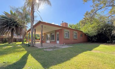 Quinta modena , quincho de grandes dimensiones y pileta. A mts de nueva circunvalación VENADO TUERTO.
