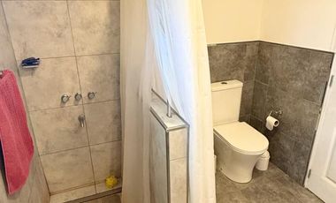 Quinta modena , quincho de grandes dimensiones y pileta. A mts de nueva circunvalación VENADO TUERTO.