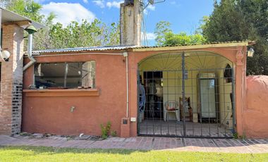 Quinta modena , quincho de grandes dimensiones y pileta. A mts de nueva circunvalación VENADO TUERTO.