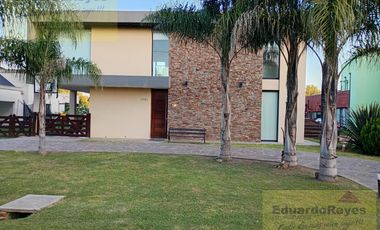 Casa en  VENTA en PARQUE LAS NACIONES