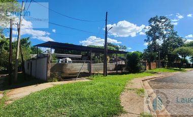 Gran terreno en  en venta  en esquina sobre Av. Tomas Guido  ideal para Duplex