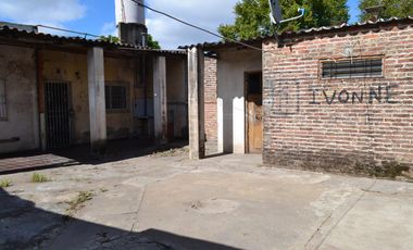 Casa-San Justo-Isidro Casanova-3ambientes-cochera-patio-oportunidad-permuta-financiación,lote propio