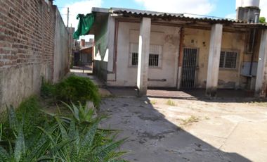 Casa-San Justo-Isidro Casanova-3ambientes-cochera-patio-oportunidad-permuta-financiación,lote propio