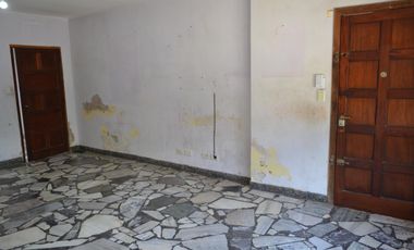 Casa-San Justo-Isidro Casanova-3ambientes-cochera-patio-oportunidad-permuta-financiación,lote propio