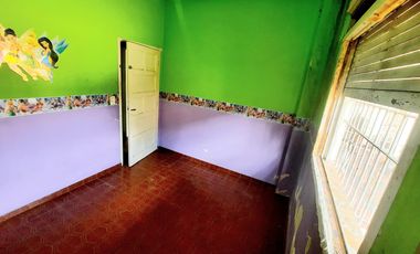 Casa-San Justo-Isidro Casanova-3ambientes-cochera-patio-oportunidad-permuta-financiación,lote propio