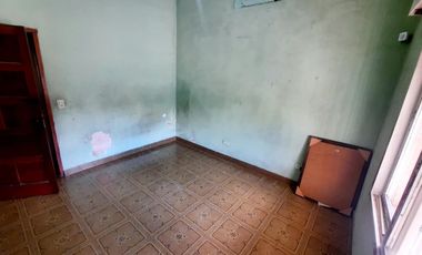 Casa-San Justo-Isidro Casanova-3ambientes-cochera-patio-oportunidad-permuta-financiación,lote propio