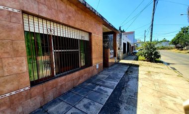 Casa-San Justo-Isidro Casanova-3ambientes-cochera-patio-oportunidad-permuta-financiación,lote propio