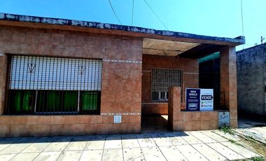 Casa-San Justo-Isidro Casanova-3ambientes-cochera-patio-oportunidad-permuta-financiación,lote propio